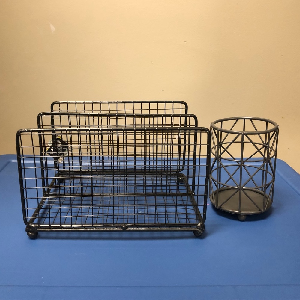 NWT Desk Organization Set File & Pen Holder 📓